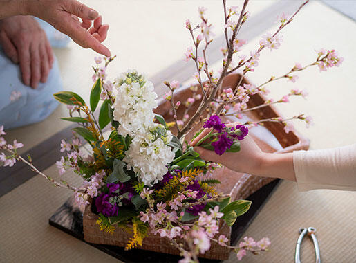 Knowing -Japanese Flower Arrangement at the Detached House-