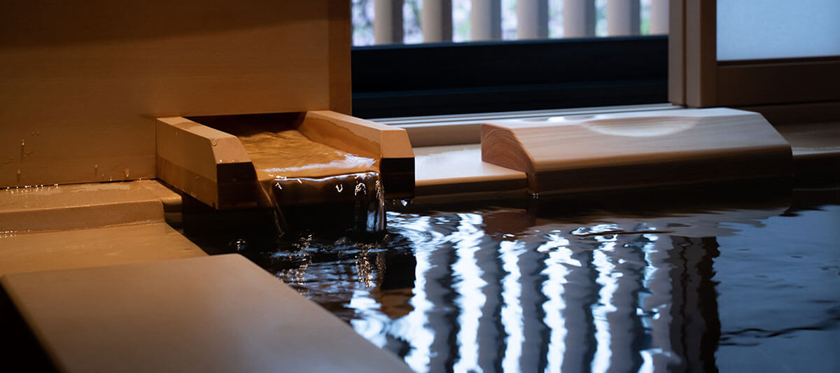 Hinoki-scented hot spring