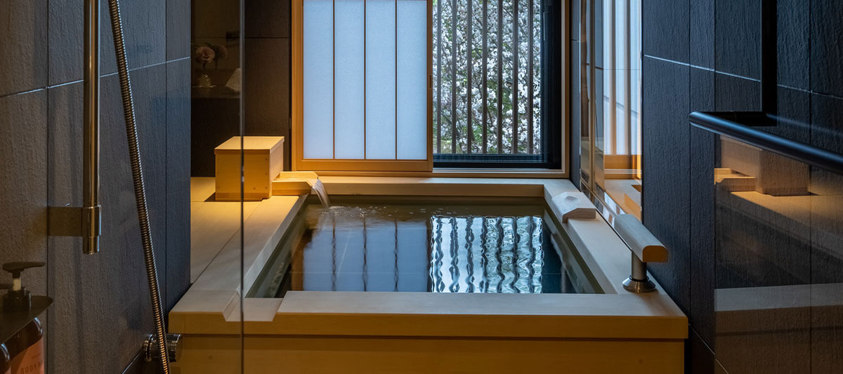Hinoki-scented hot spring