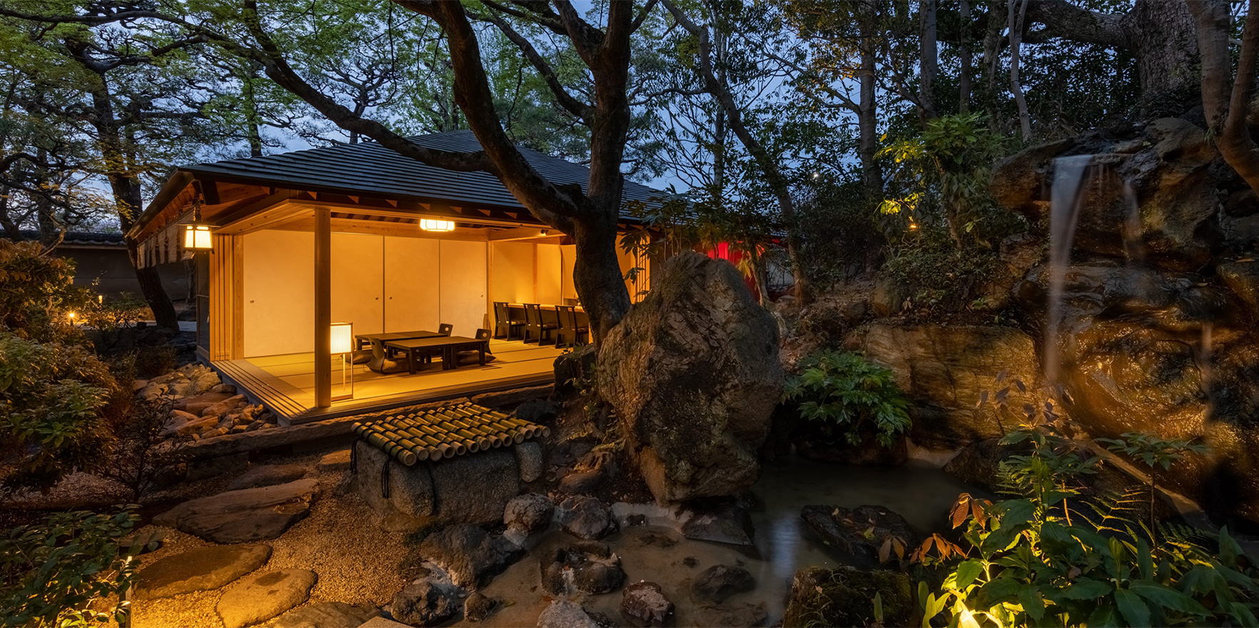 别屋 八重一重 / 酒廊